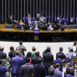 Câmara aprova mega reajuste para servidores: impacto será de R$ 18 bilhões aos cofres públicos